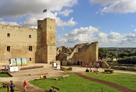 Средневековая крепость Раквере